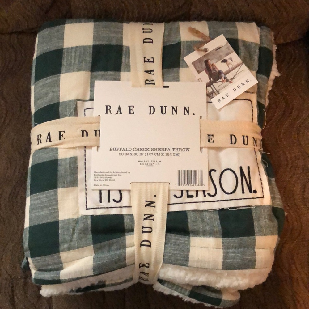 NWT** Rae Dunn Buffalo Check Sherpa Throw